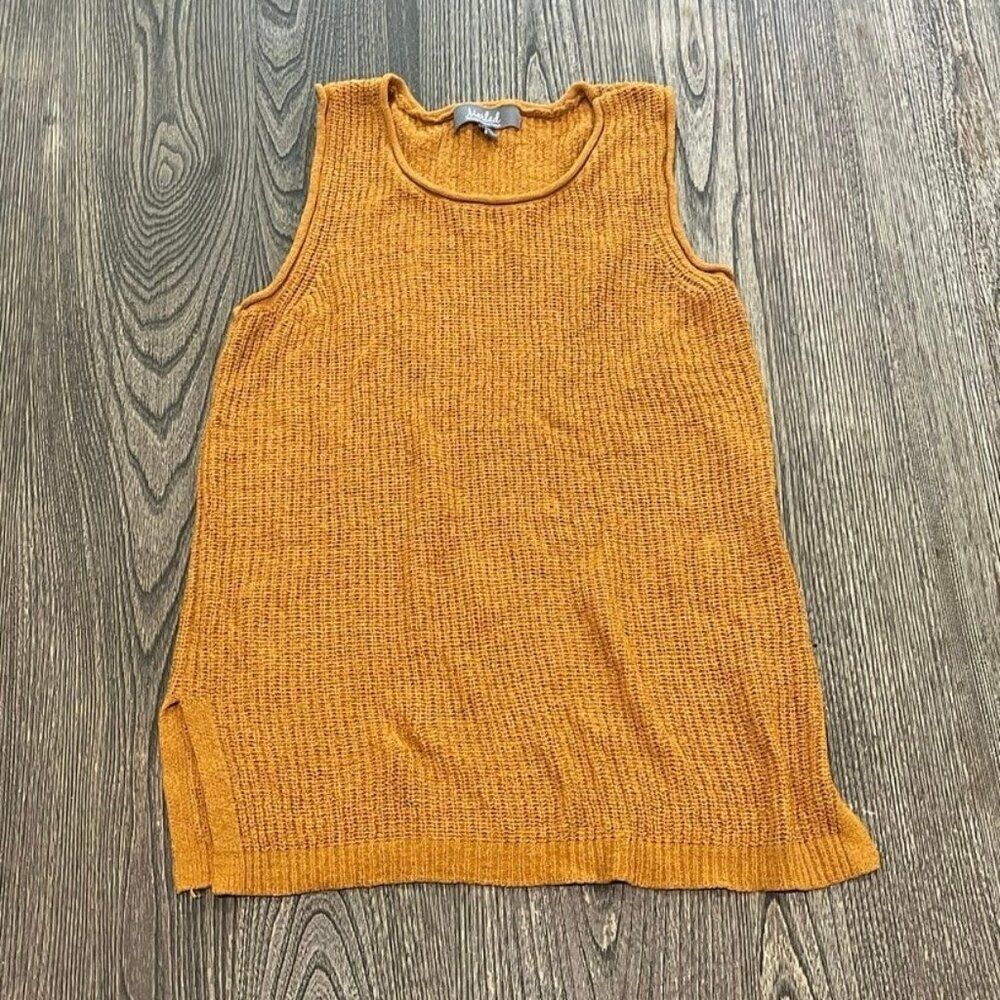 Marled Women’s Blouse Top Knitted Raw Hem Sleeveless Mustard Yellow size medium